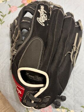 Rawlings R15BFG  15 Inch Black/White /Grey Lace NWOT Baseball Glove